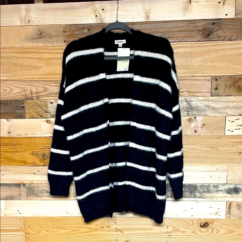 ee:some size M/L Black and White Striped Fuzzy Super Soft Oversized Cardigan
